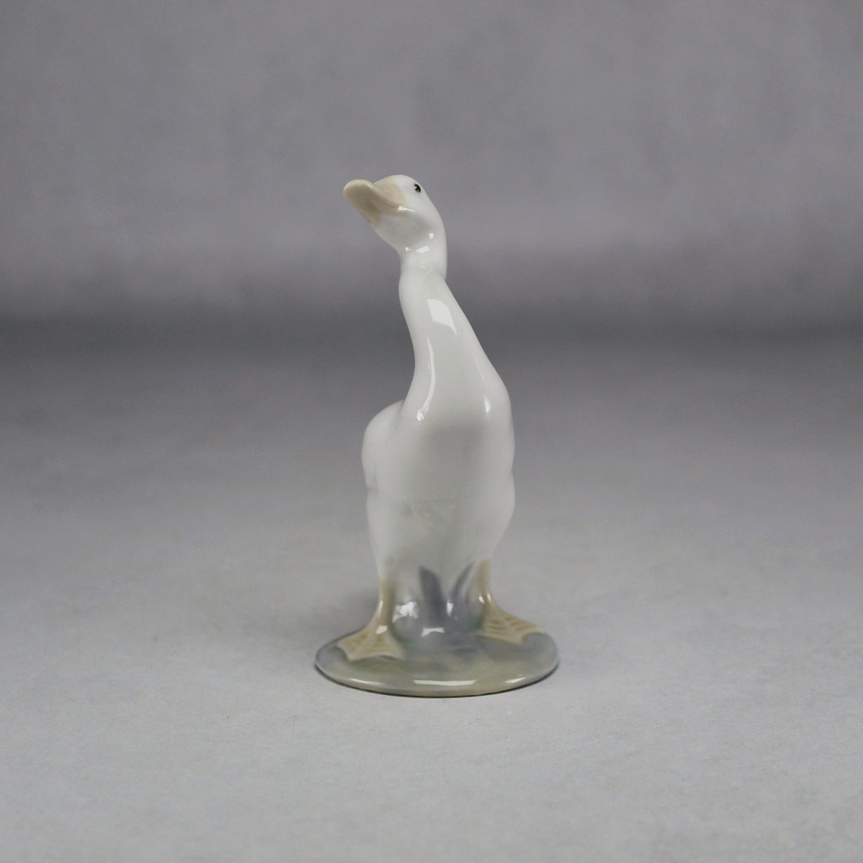 Lladró White Porcelain Standing Goose Artist-Signed Figurine
