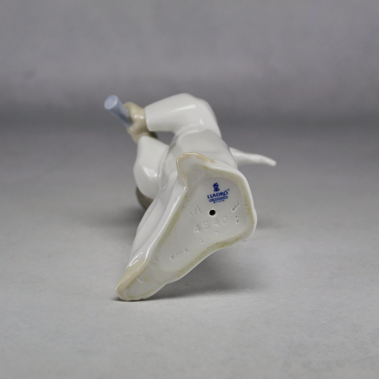 Lladró Angel Playing Flute Porcelain Figurine Model 4540