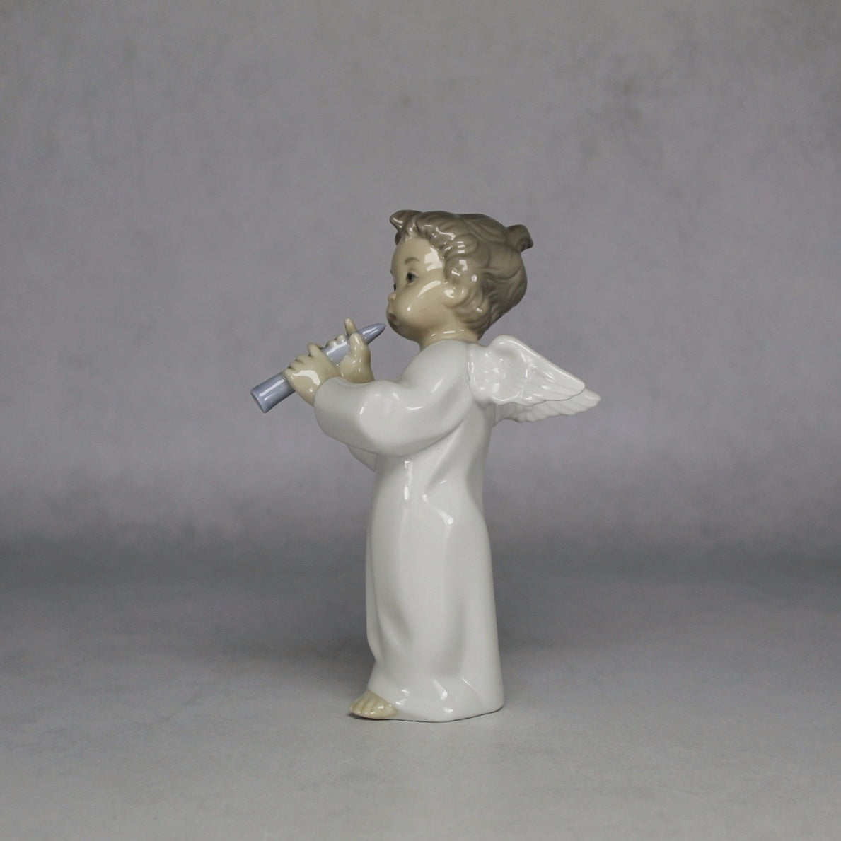 Lladró Angel Playing Flute Porcelain Figurine Model 4540
