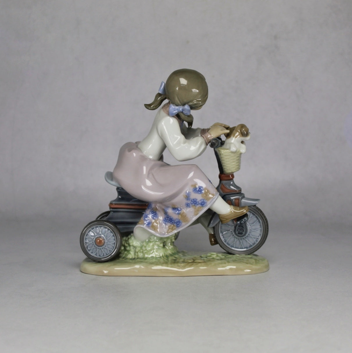 Lladró Girl on Bicycle with Puppies Porcelain Figurine Model 5680