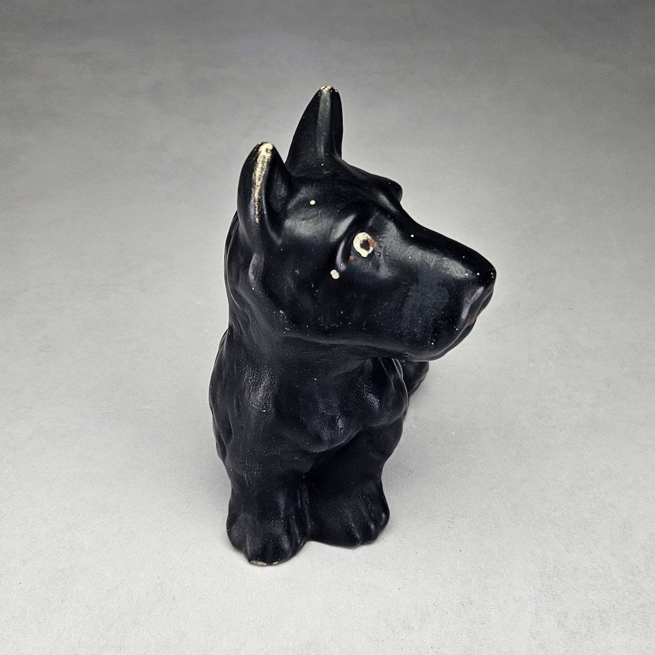 Black seated Scottie dog figurine attributed to Sylvac, photograph 2 of this collectible ceramic piece