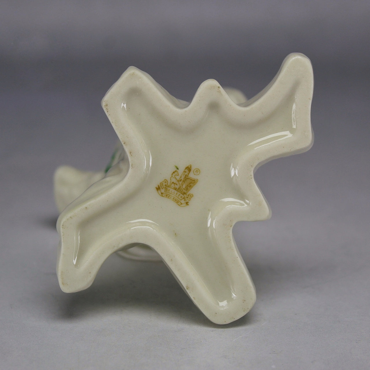 Belleek Ireland Cream Tree-Stump Spill Vase with Green Shamrocks (Seventh Mark)