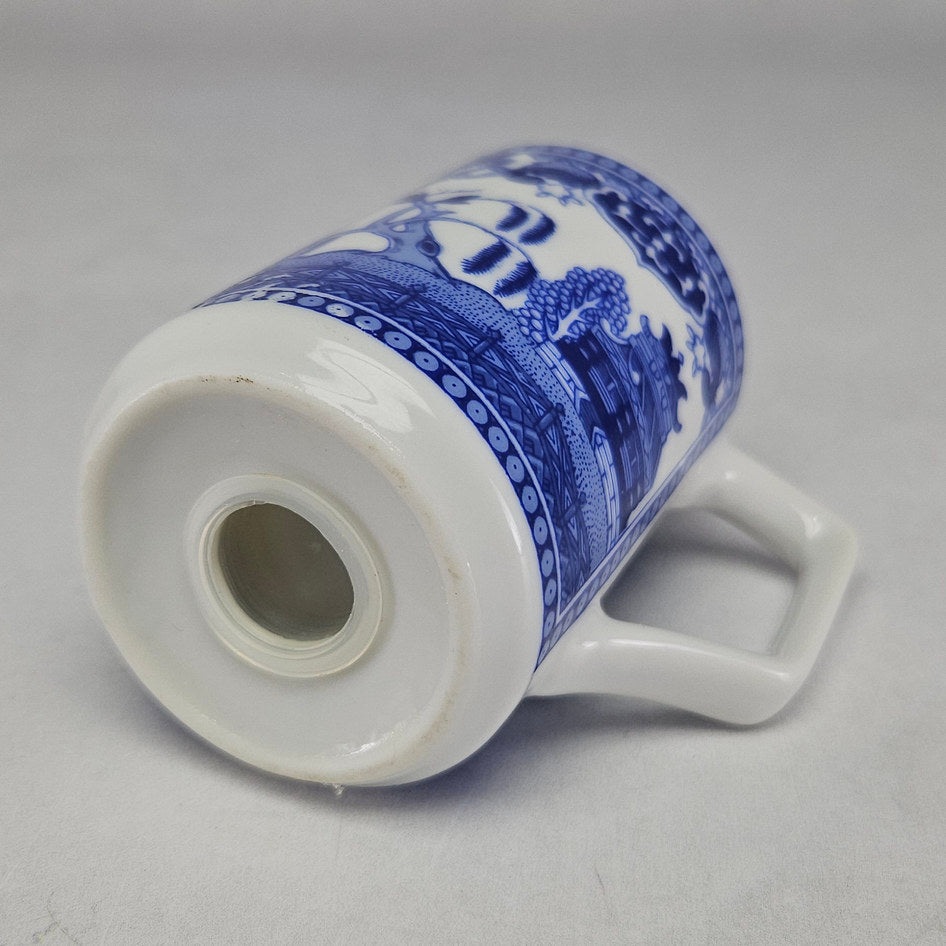 Blue and White Willow Pattern Mug-Shaped Shaker