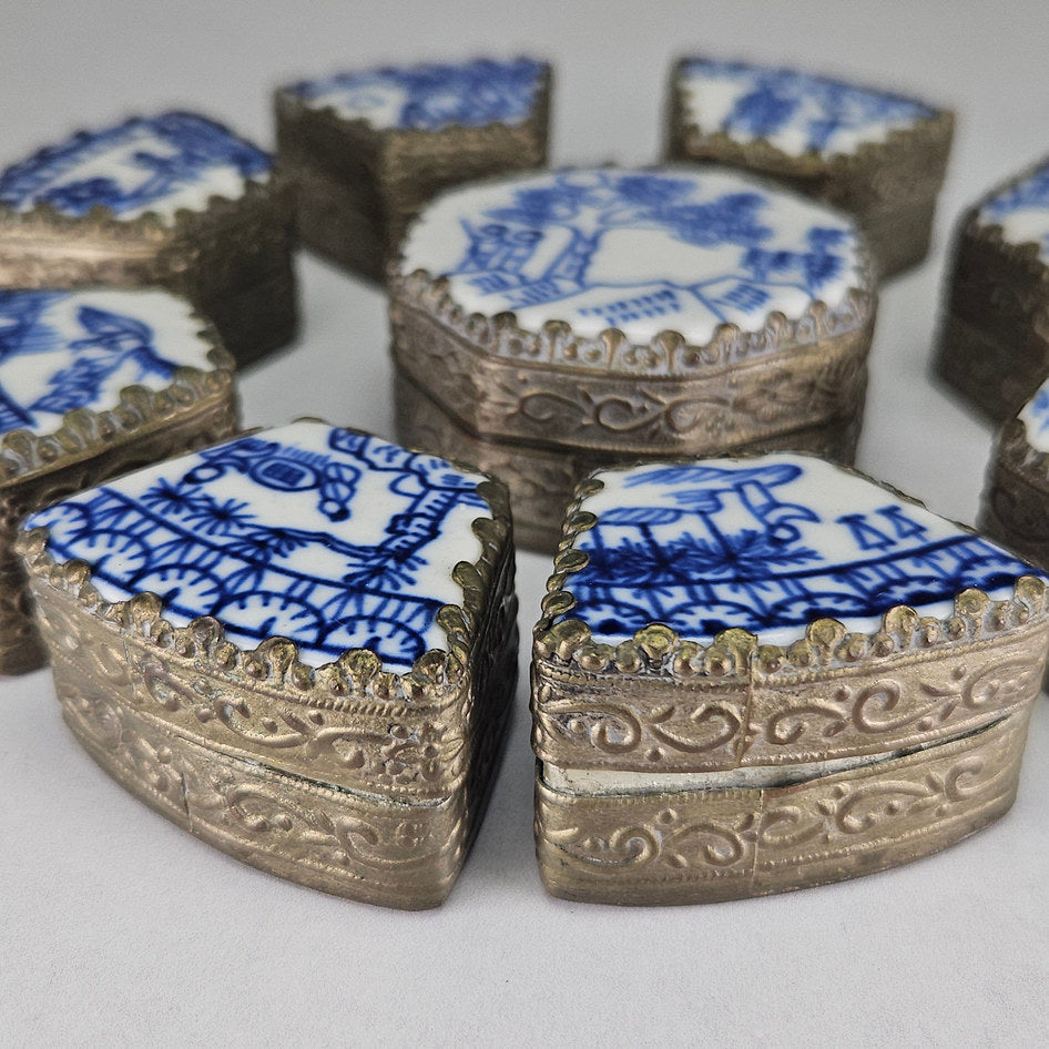 Chinese Chinoiserie Blue Willow Shard Box Set of 9