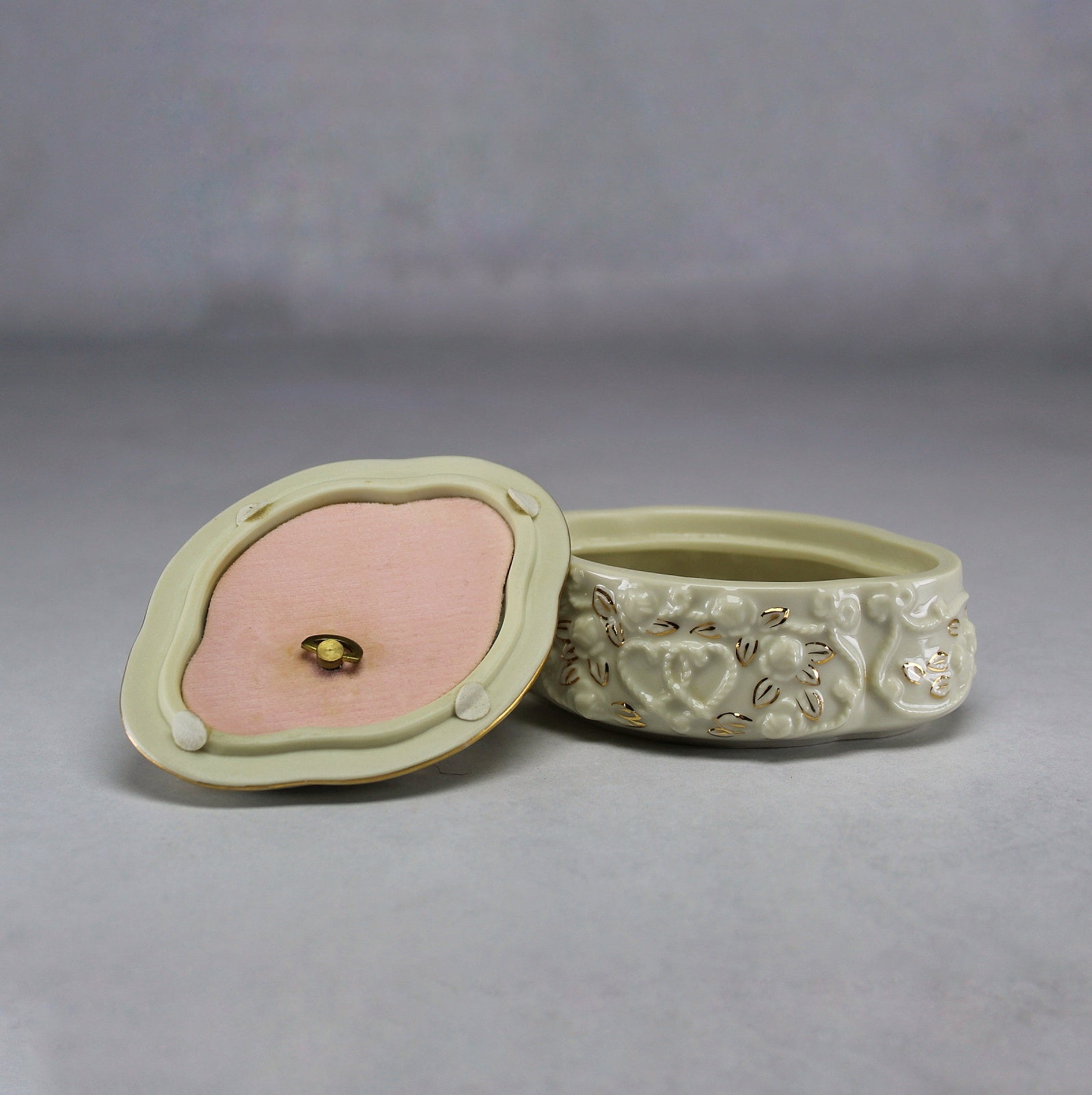 Lenox Songs of the Heart Endless Love Porcelain Music Box