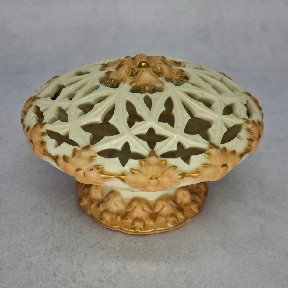 Locke & Co Worcester Blush Ivory and Gilt Reticulated Pot-Pourri Pedestal Bowl