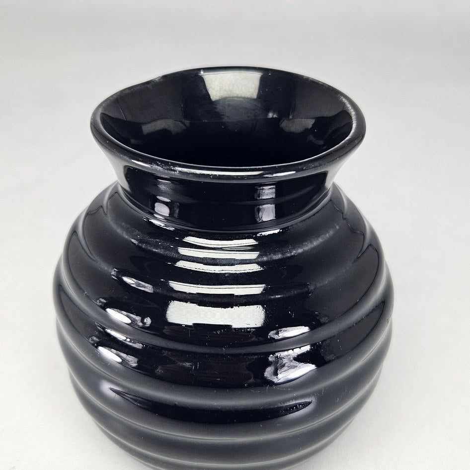 Lucia Ware glossy black ribbed ceramic beehive vase model 2011