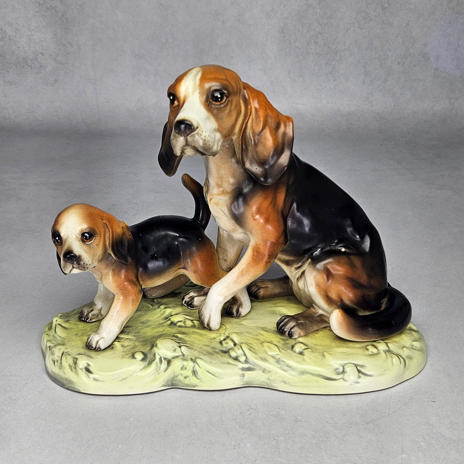 Norleans Japan ceramic hound and puppy figurine group, photograph 1 of this collectible ceramic piece