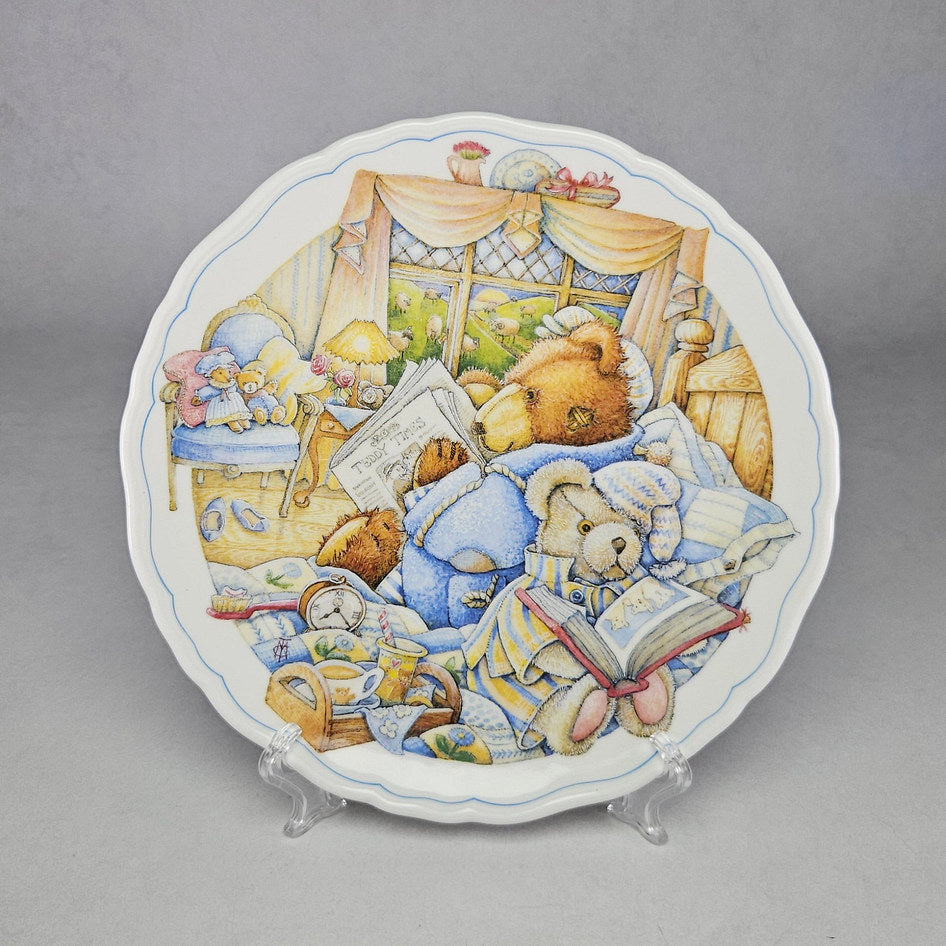 Royal Albert Teddy Bear Tales An Evening at Home Bone China Plate