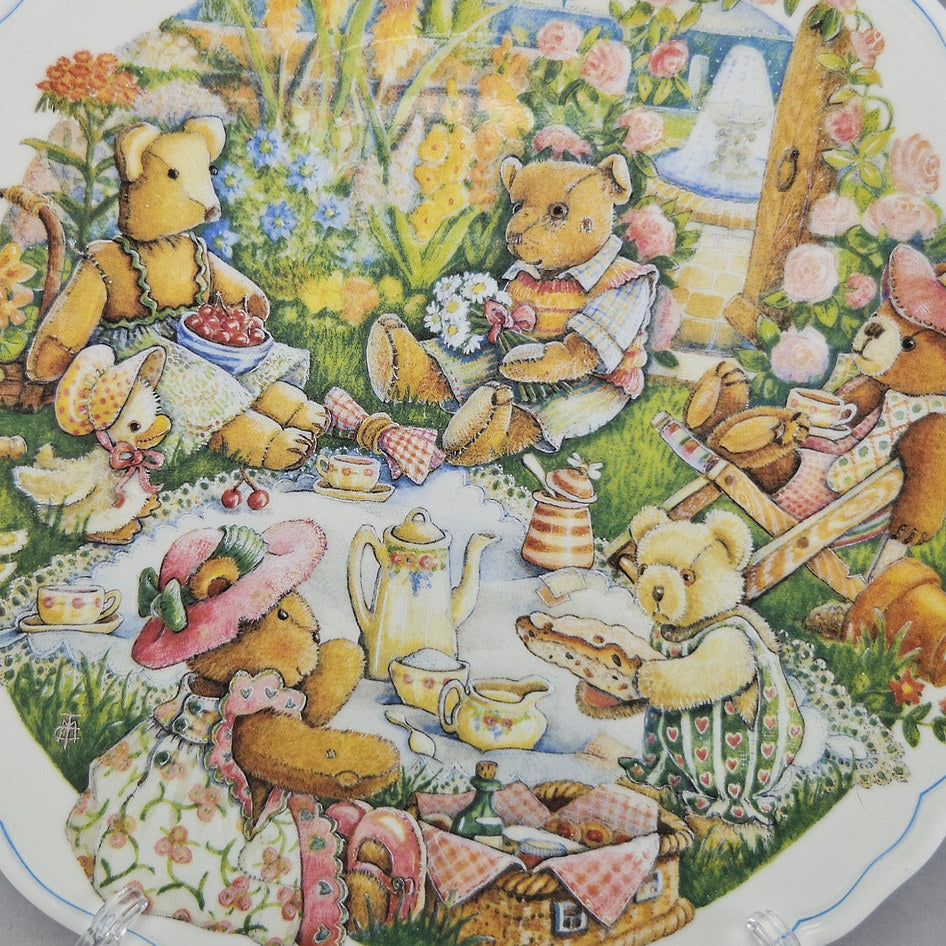 Royal Albert Teddy Bear Tales The Picnic Bone China Plate