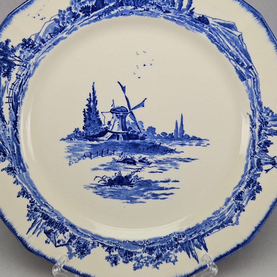 Royal Doulton Norfolk Blue D4209 Scalloped Plate