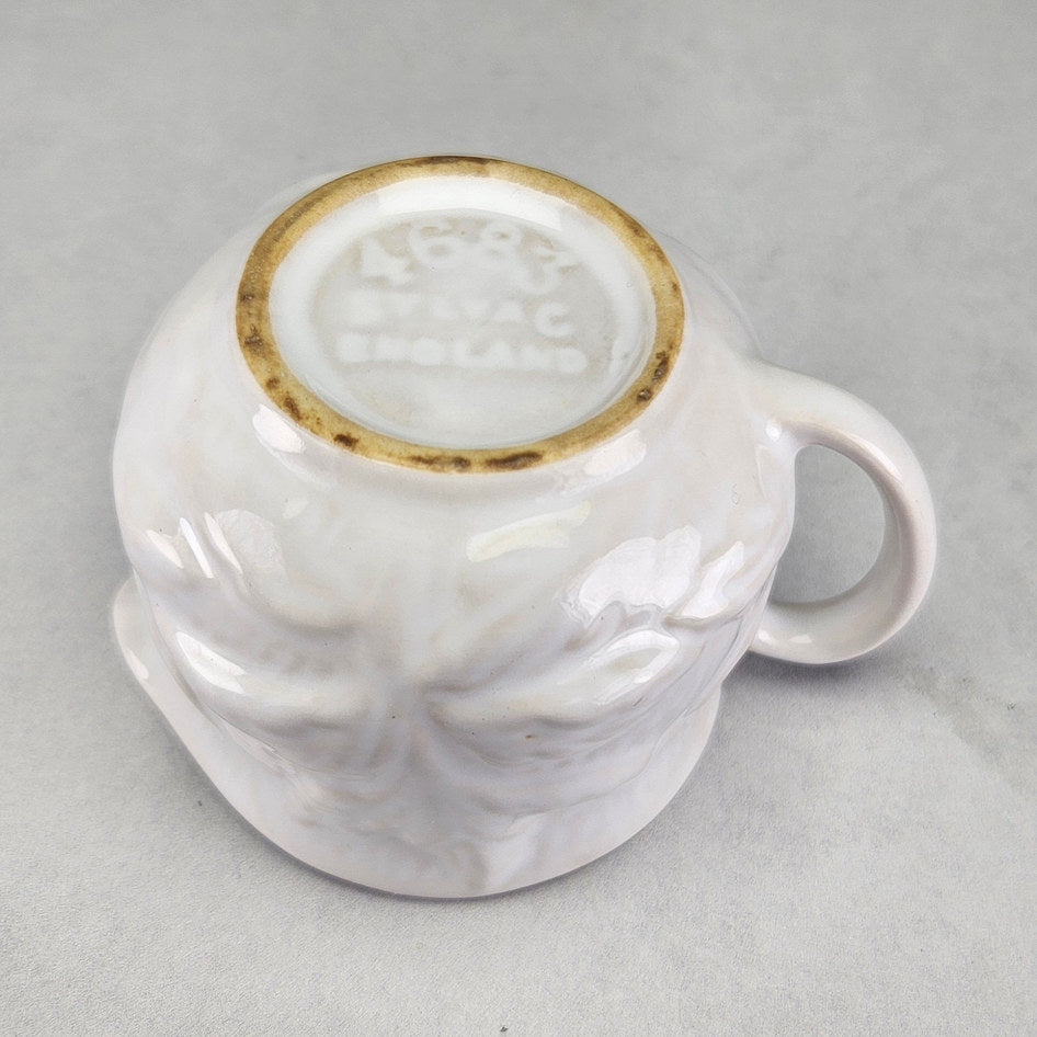 White Sylvac 4683 leaf moulded mint sauce jug, photograph 6 of this collectible ceramic piece