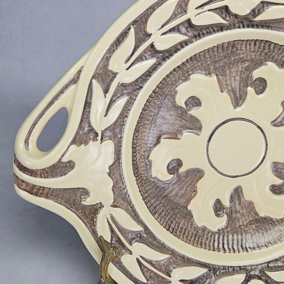 Burleigh Ware bowl showing embossed leaf relief detail