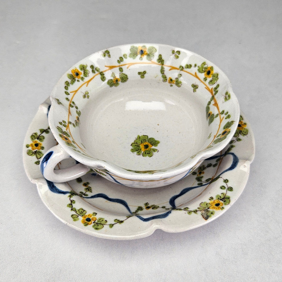 Cantagalli cup with green foliage and ochre details