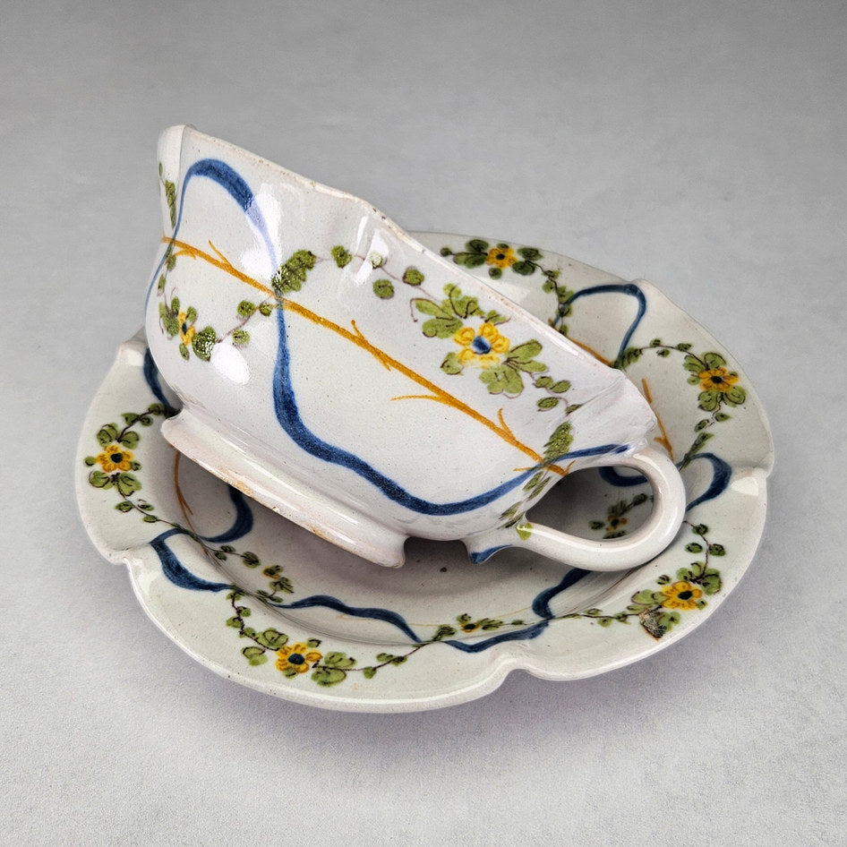 Cantagalli saucer with yellow flowers and cobalt decoration