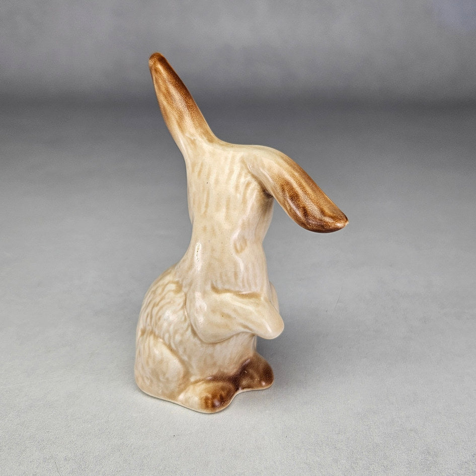 Vintage SylvaC 1067 Beige Snub-Nose Rabbit Figurine, view 3