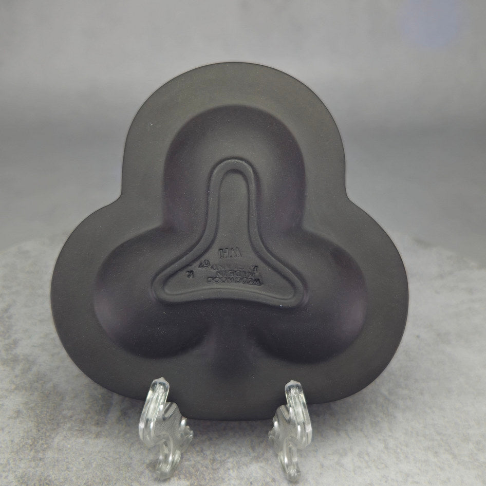 Wedgwood Black Jasperware Club-Shaped Neoclassical Relief Dish