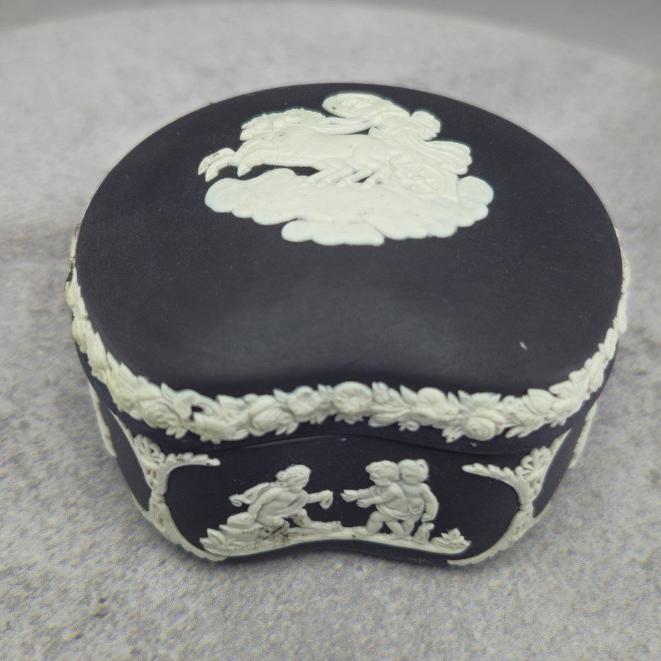 Wedgwood Black Jasperware Kidney-Shaped Lidded Trinket Dish with Cupid as the Oracle Relief