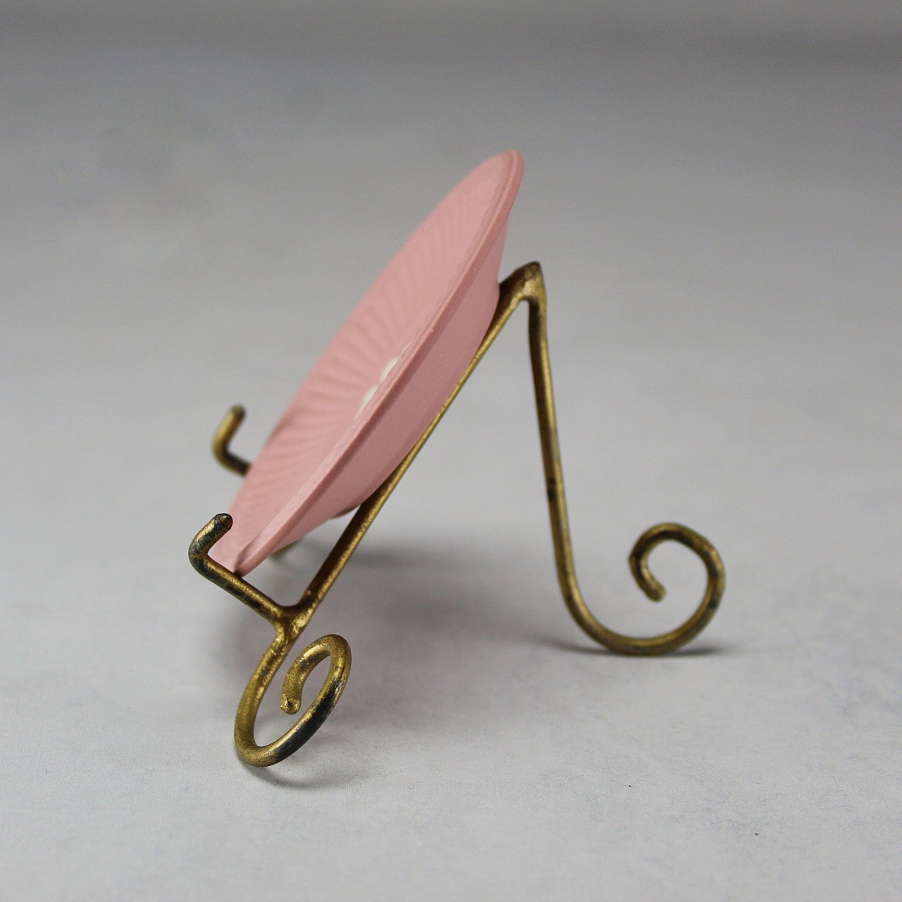 Wedgwood White on Pink Jasperware Pin Dish with Neoclassical Relief Figure
