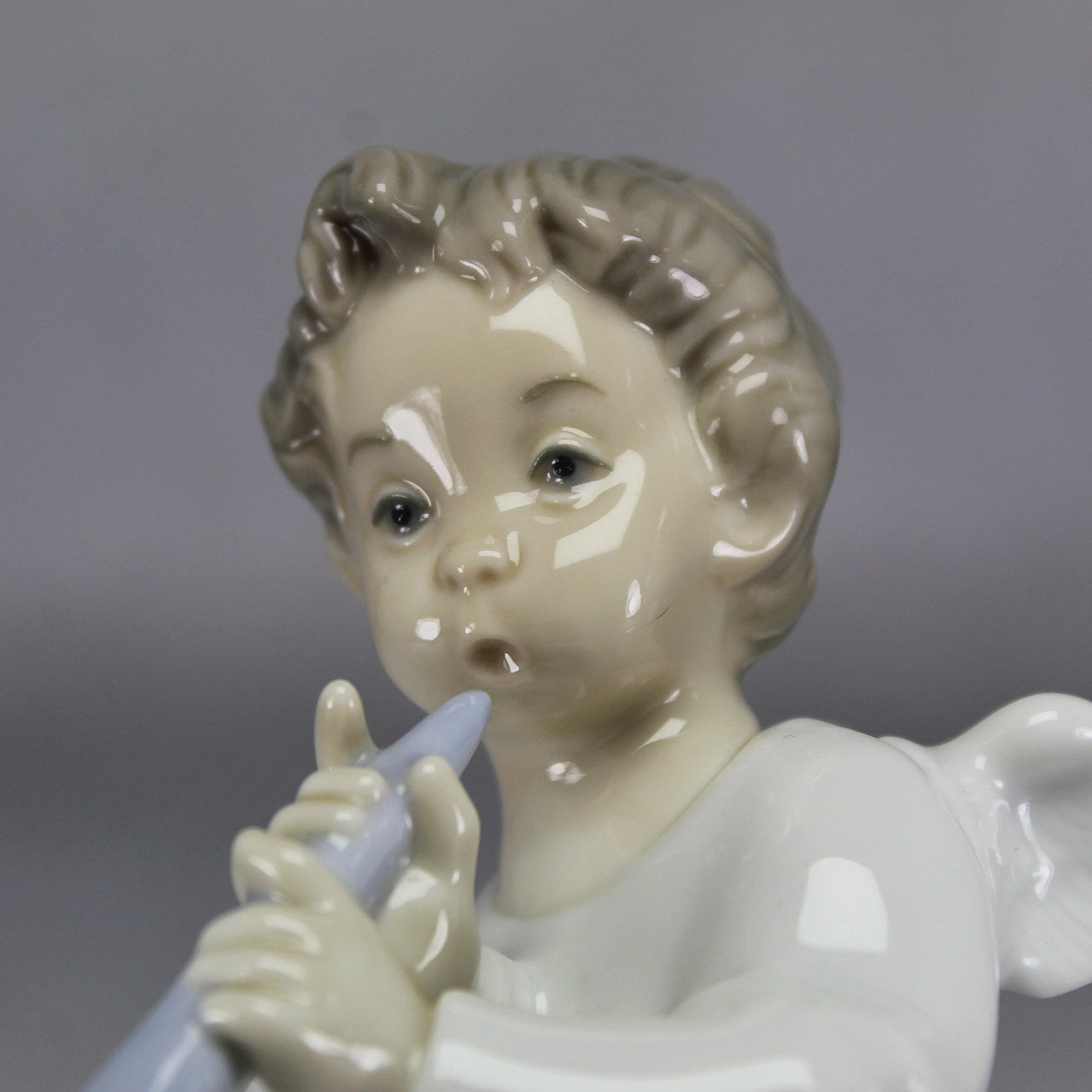 Lladró Angel Playing Flute Porcelain Figurine Model 4540