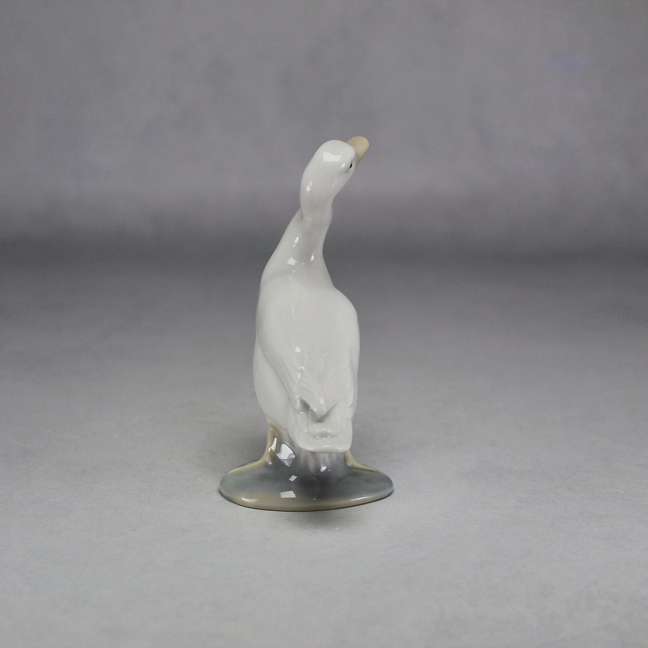 Lladró White Porcelain Standing Goose Artist-Signed Figurine