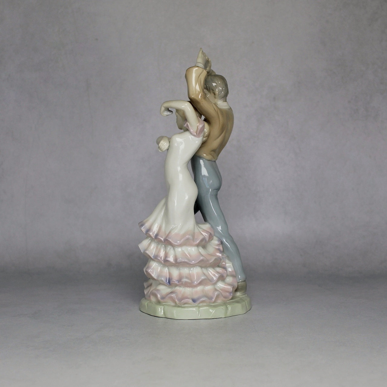 Vintage Arnart Conte Porcelain Flamenco Dancing Couple Figurine