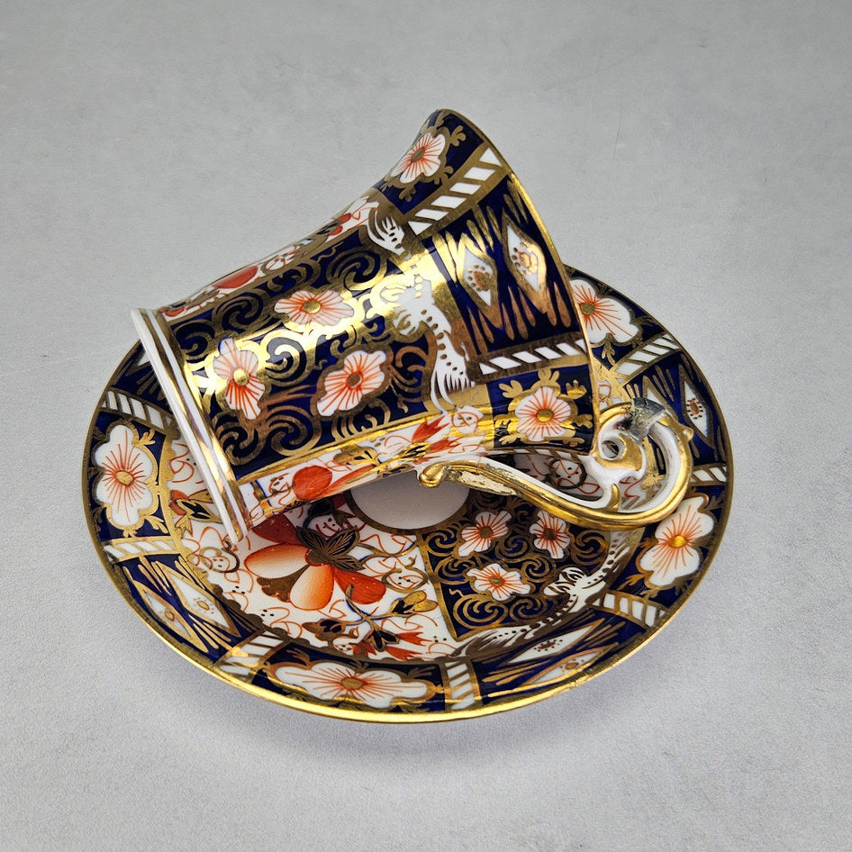 Side view of lead-wrapped handle on Derby cup