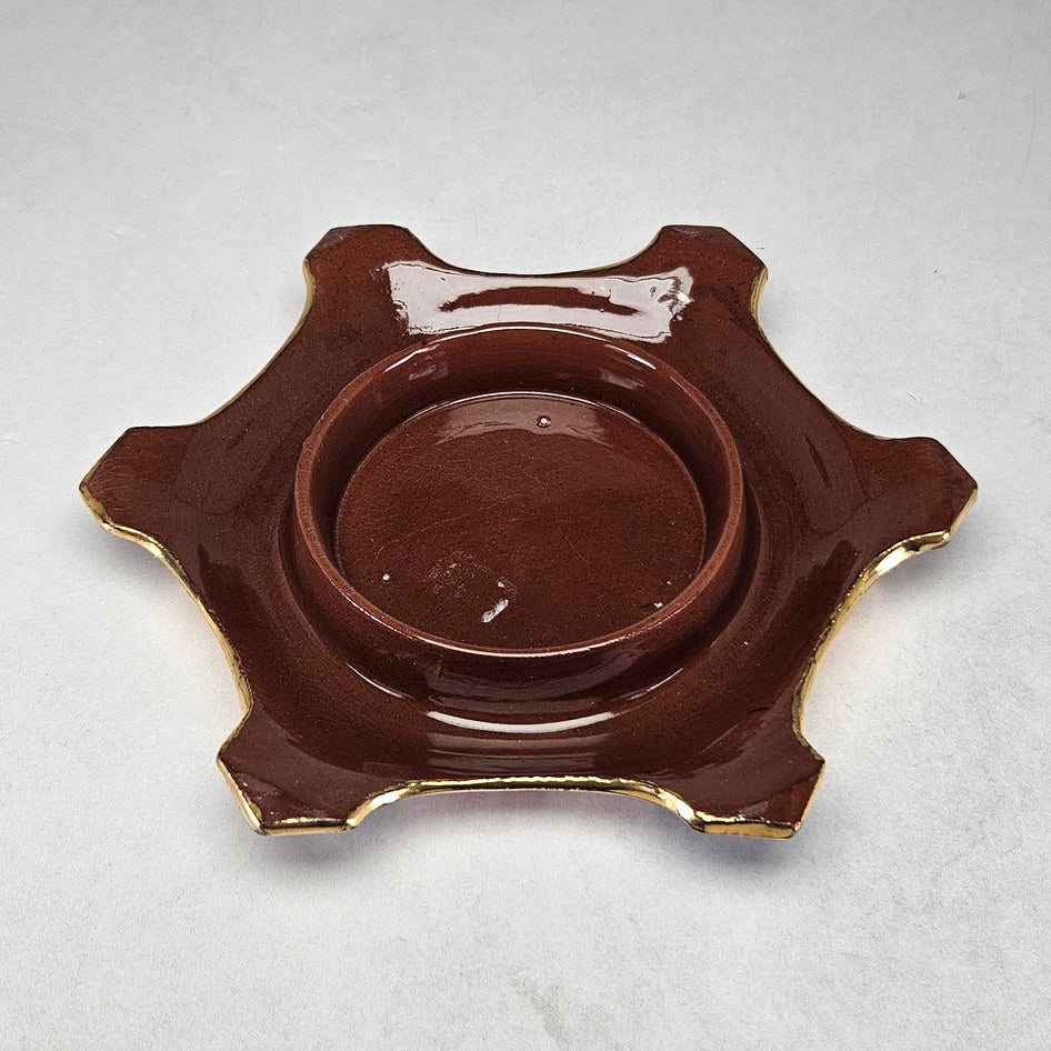 Victorian Imari teapot stand showing further pattern and surface details