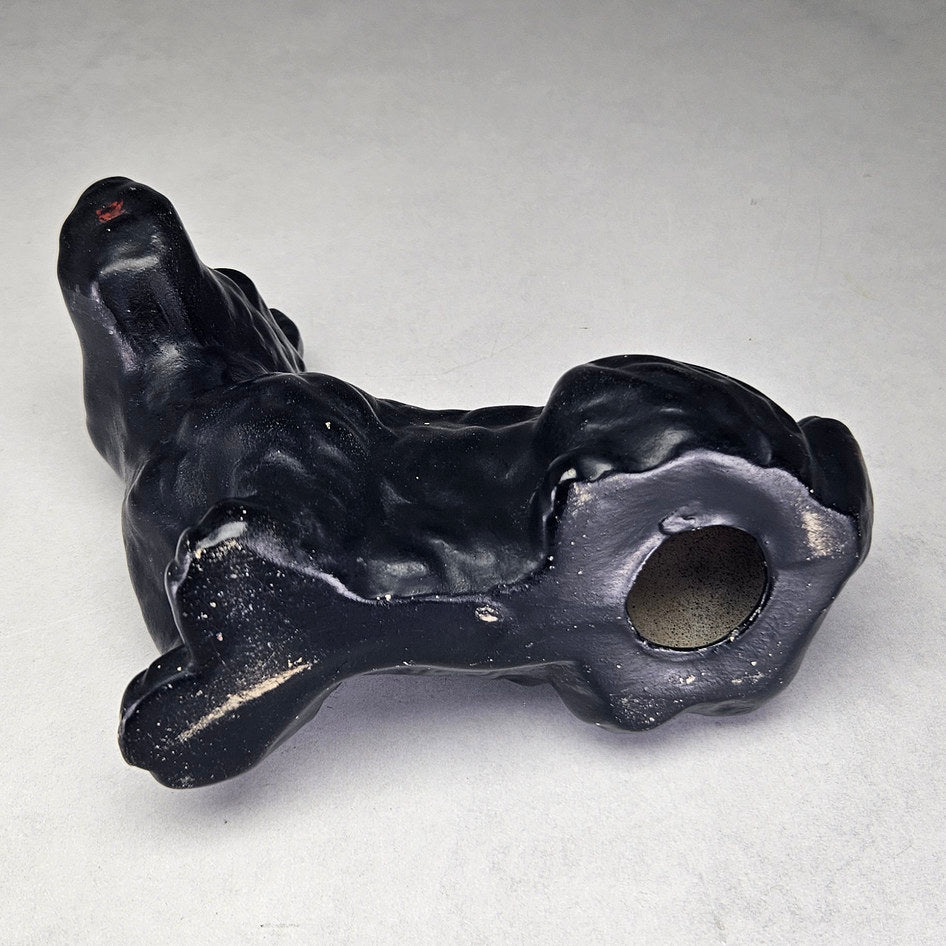 Black seated Scottie dog figurine attributed to Sylvac, photograph 5 of this collectible ceramic piece