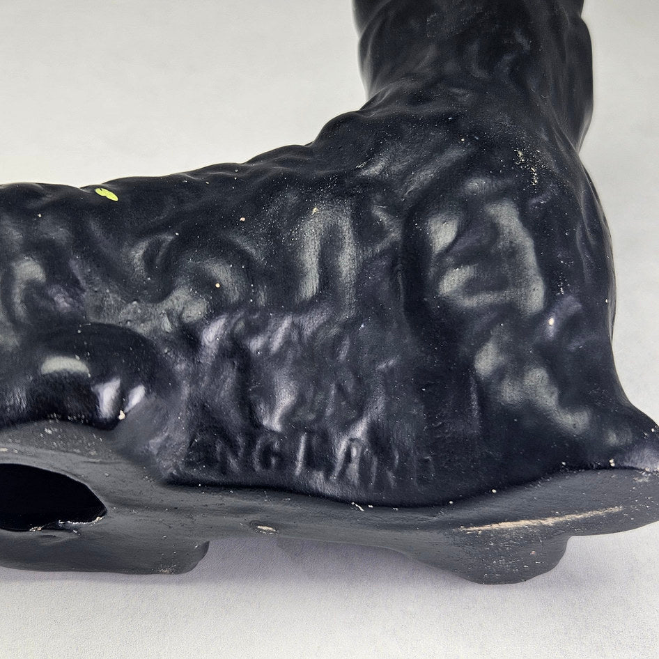 Black seated Scottie dog figurine attributed to Sylvac, photograph 6 of this collectible ceramic piece