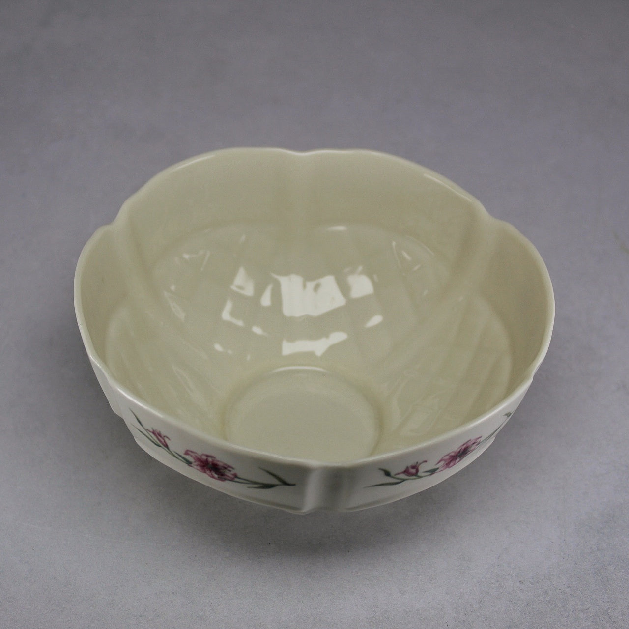 Belleek Ireland Cream Basket Weave Sugar Basin with Pink Lily Decoration (Eleventh Mark)