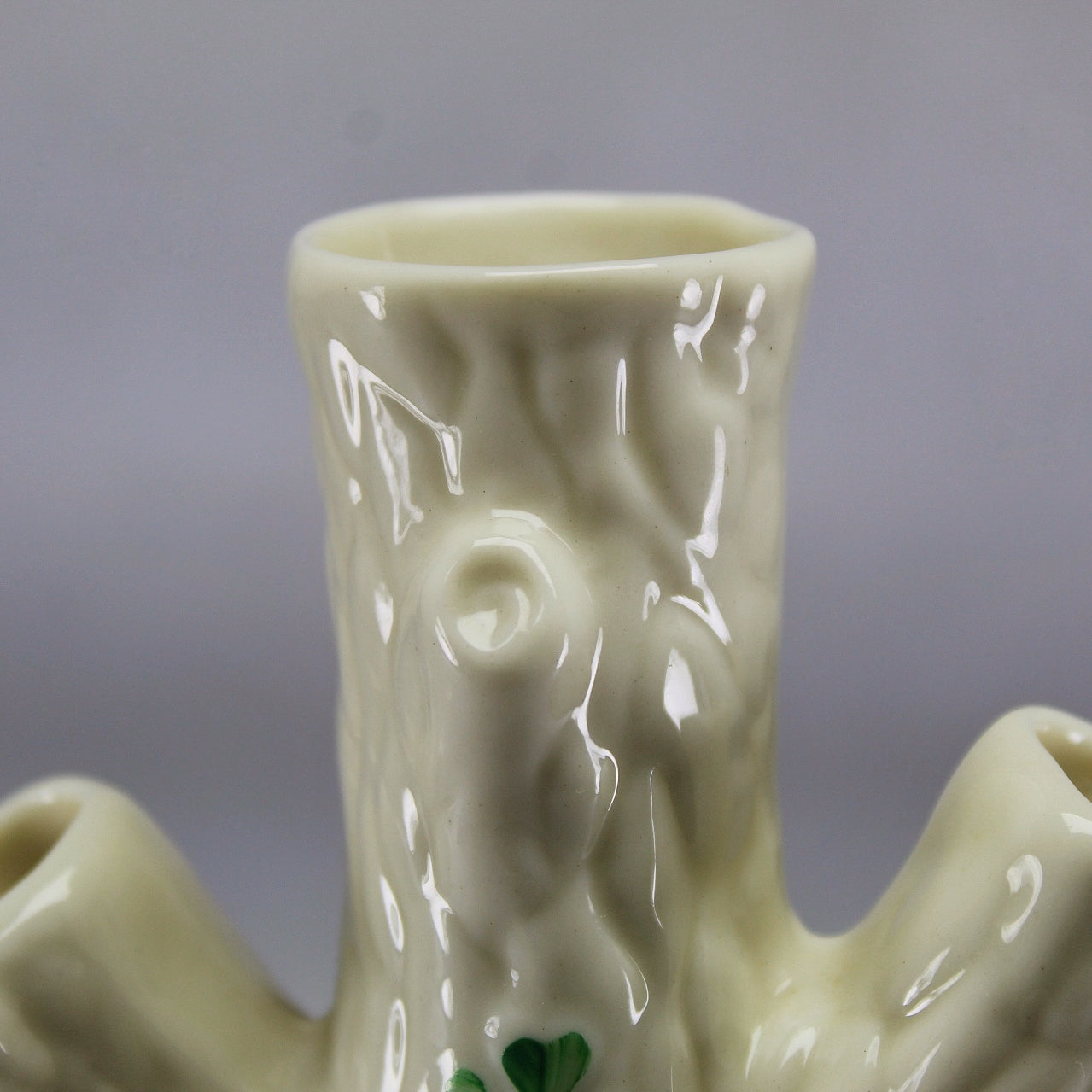 Belleek Ireland Cream Tree-Stump Spill Vase with Green Shamrocks (Seventh Mark)