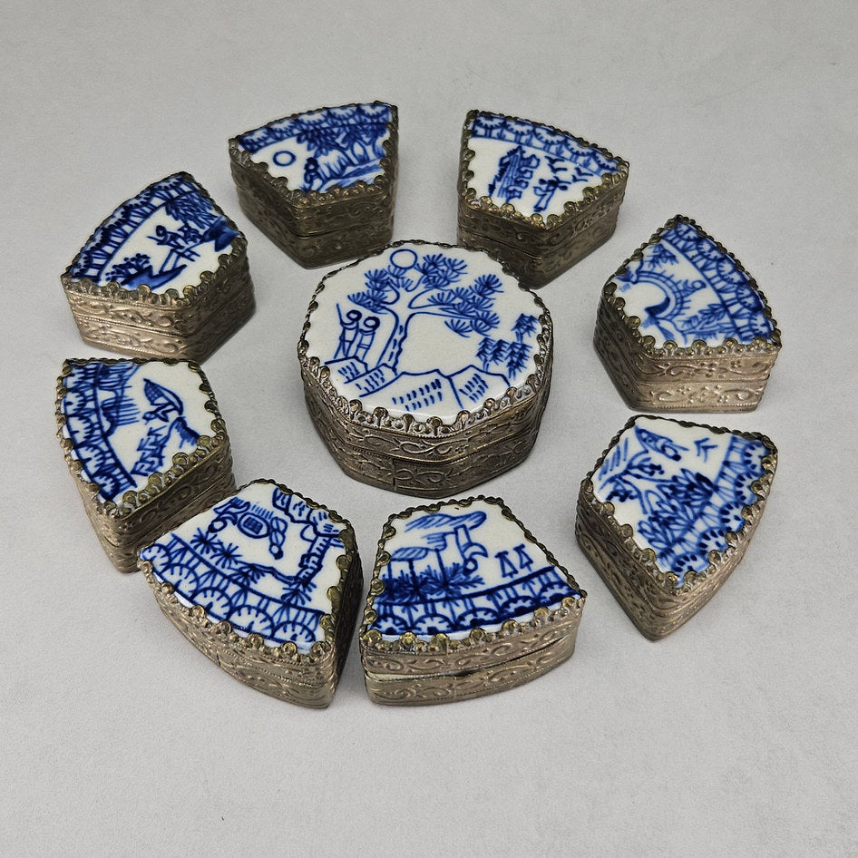 Chinese Chinoiserie Blue Willow Shard Box Set of 9