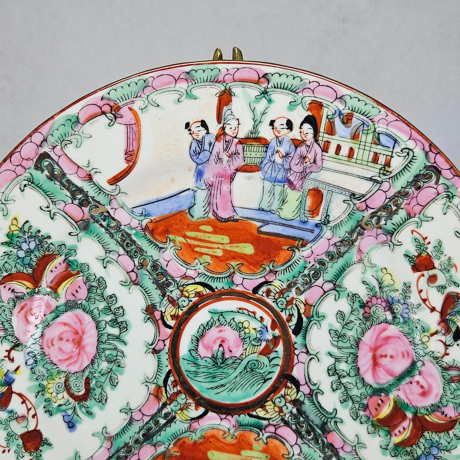 Chinese Export Famille Rose Rose Medallion Figural Floral Plate