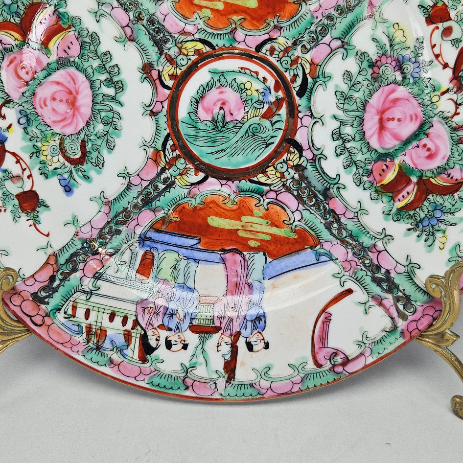 Chinese Export Famille Rose Rose Medallion Figural Floral Plate