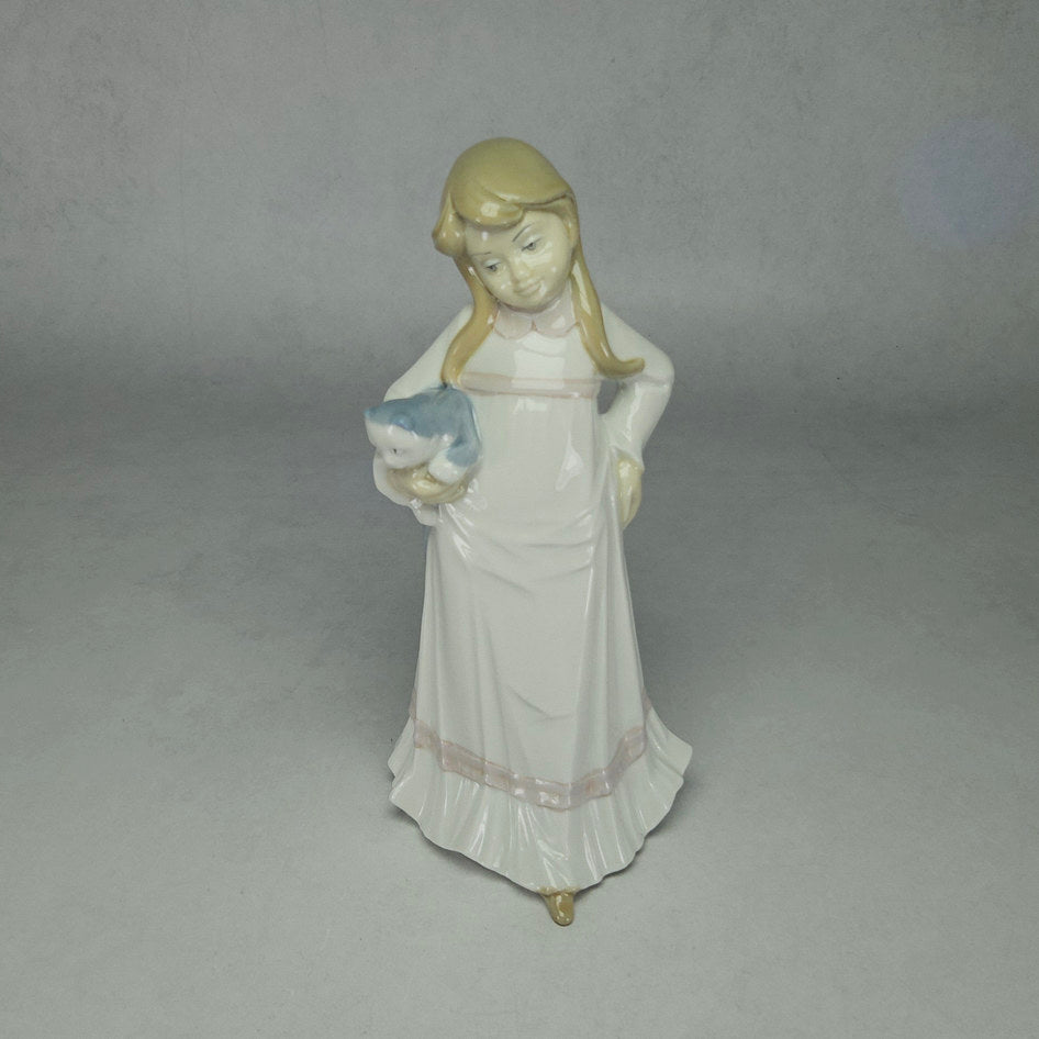 D’Art & A Girl with Cat Spanish Porcelain Figurine