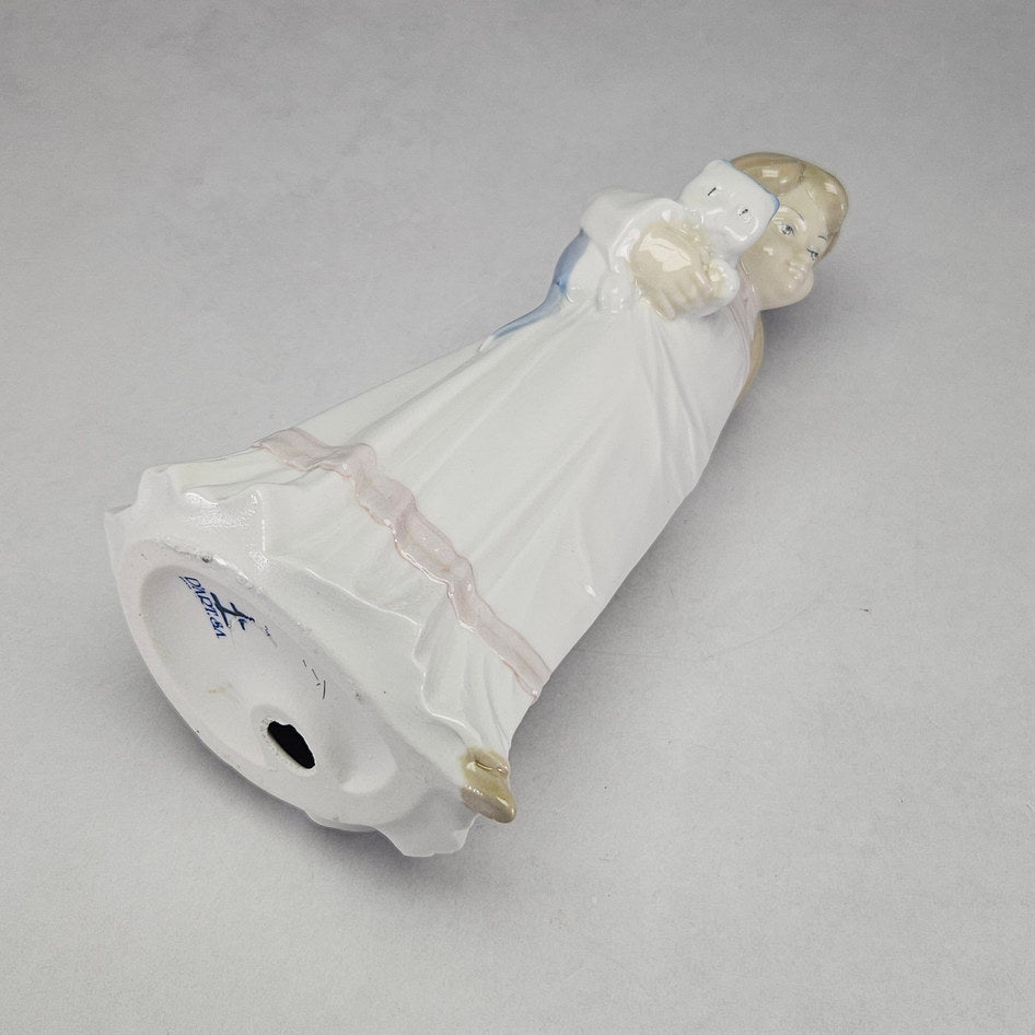 D’Art & A Girl with Cat Spanish Porcelain Figurine