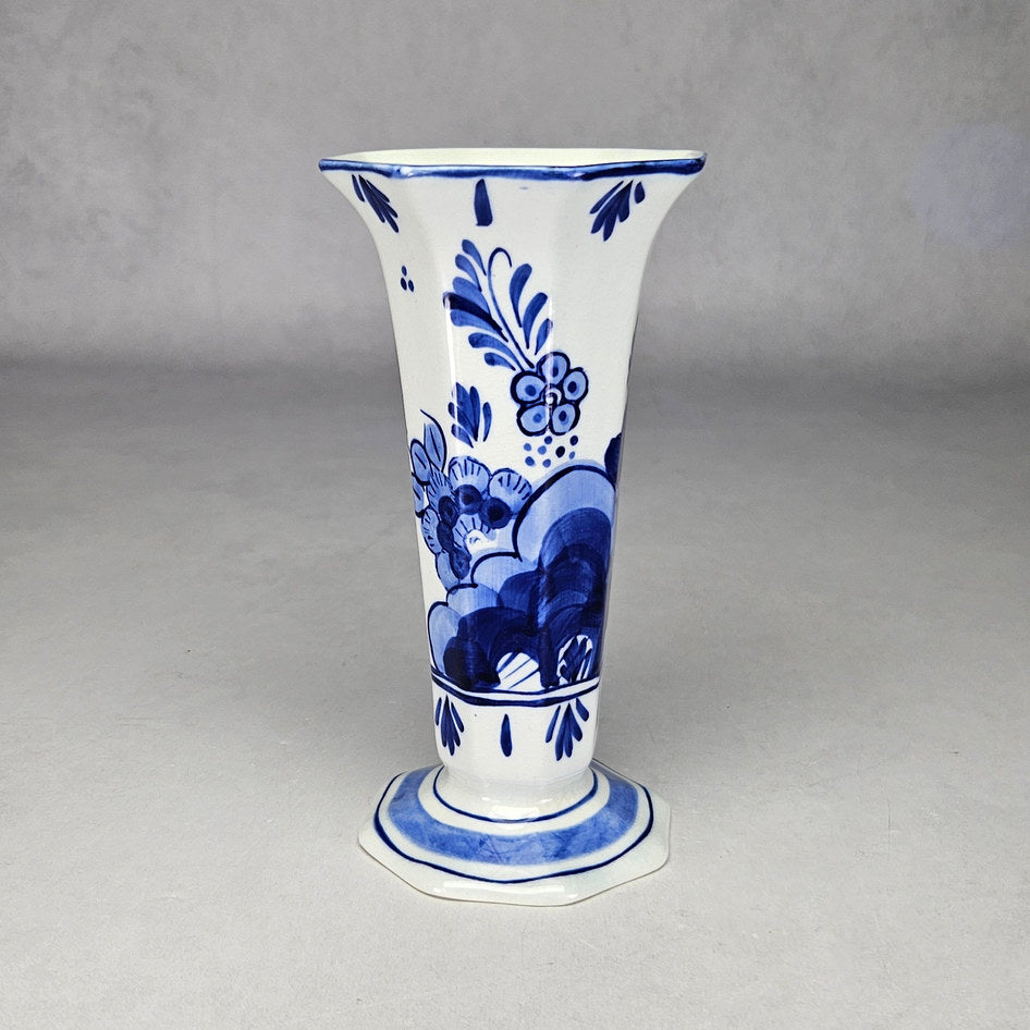 Delfts Blauw Blue-and-White Flared Floral Vase, product view 1