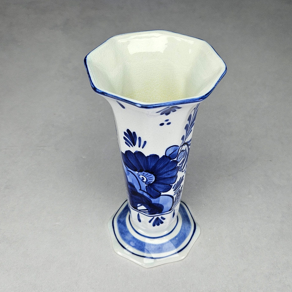 Delfts Blauw Blue-and-White Flared Floral Vase, product view 3