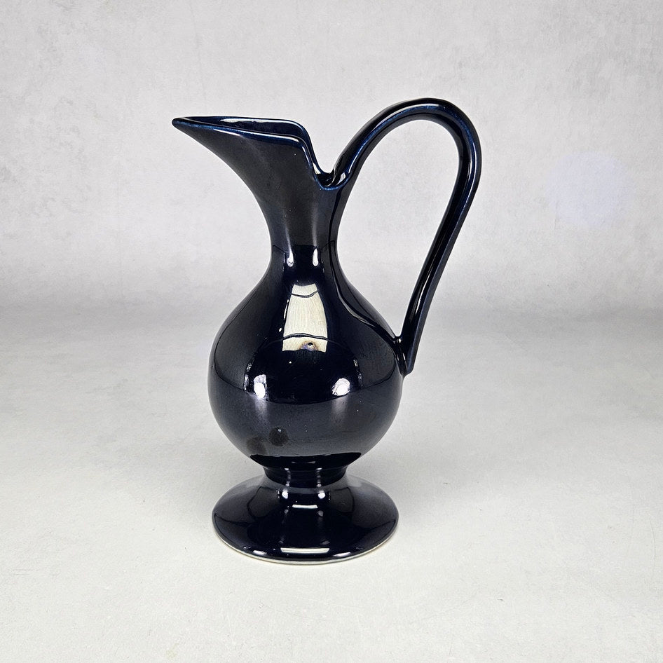 Drostdy Ware cobalt blue pedestal ewer with pointed lip