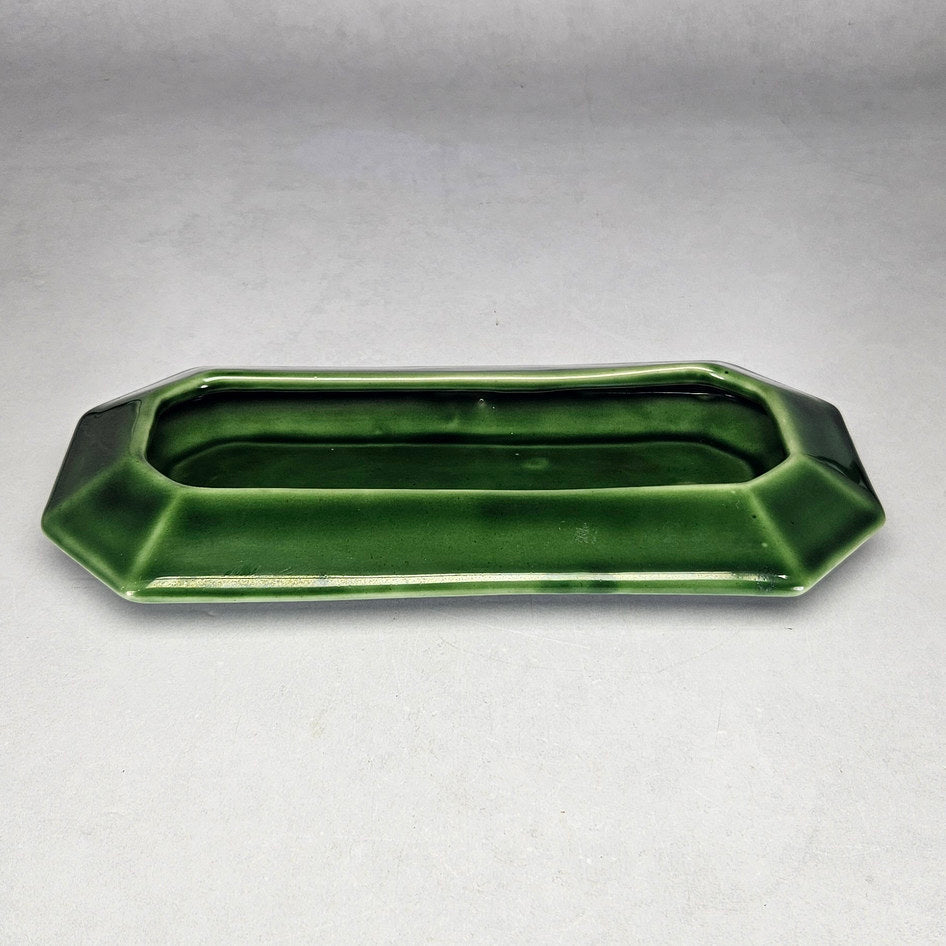Flora-Ann green rectangular planter showing glossy ceramic side profile