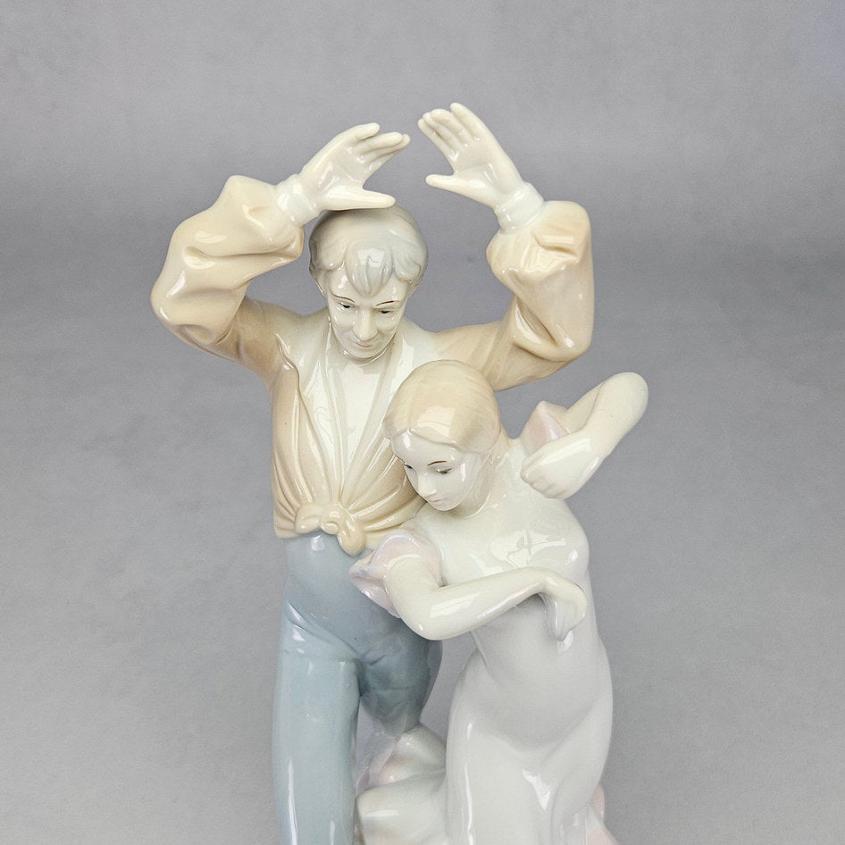 Giuseppe Armani Capodimonte Flamenco Dancers Porcelain Figurine
