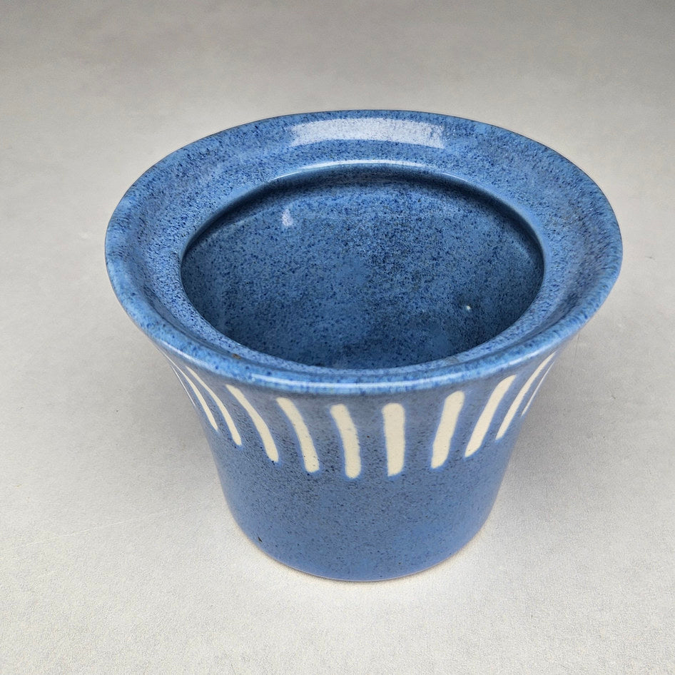 Hamburger Potteries 291 Blue Lidded Condiment Pot, view 3