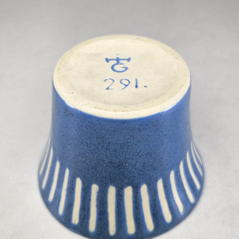 Hamburger Potteries 291 Blue Lidded Condiment Pot, view 5