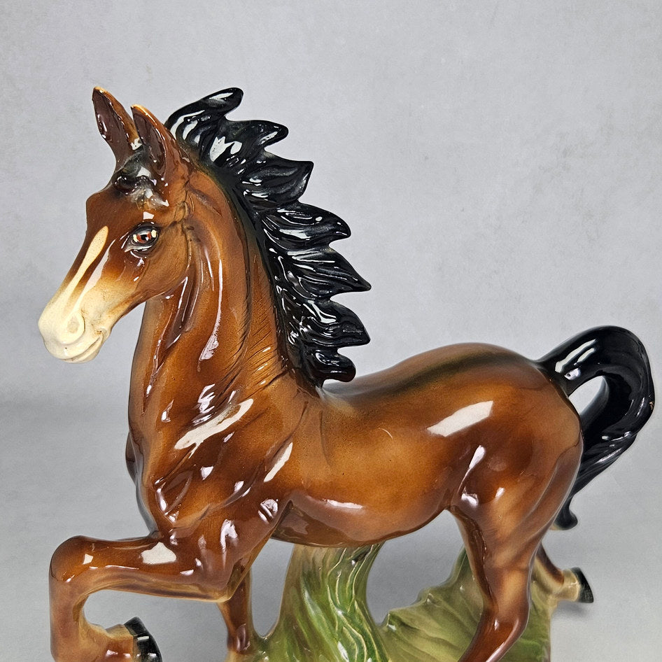 Jema Holland 123 brown prancing horse ceramic figurine, photograph 5 of this collectible ceramic piece