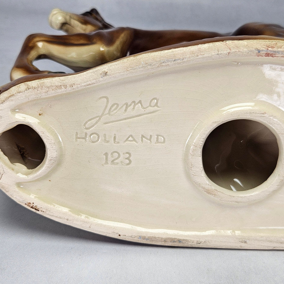 Jema Holland 123 brown prancing horse ceramic figurine, photograph 8 of this collectible ceramic piece