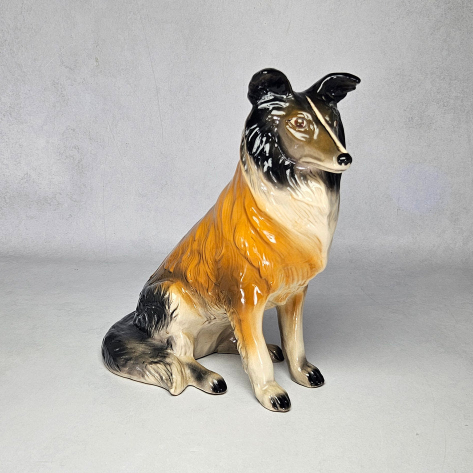 Large Jema Holland seated Rough Collie ceramic figurine, photograph 1 of this collectible ceramic piece