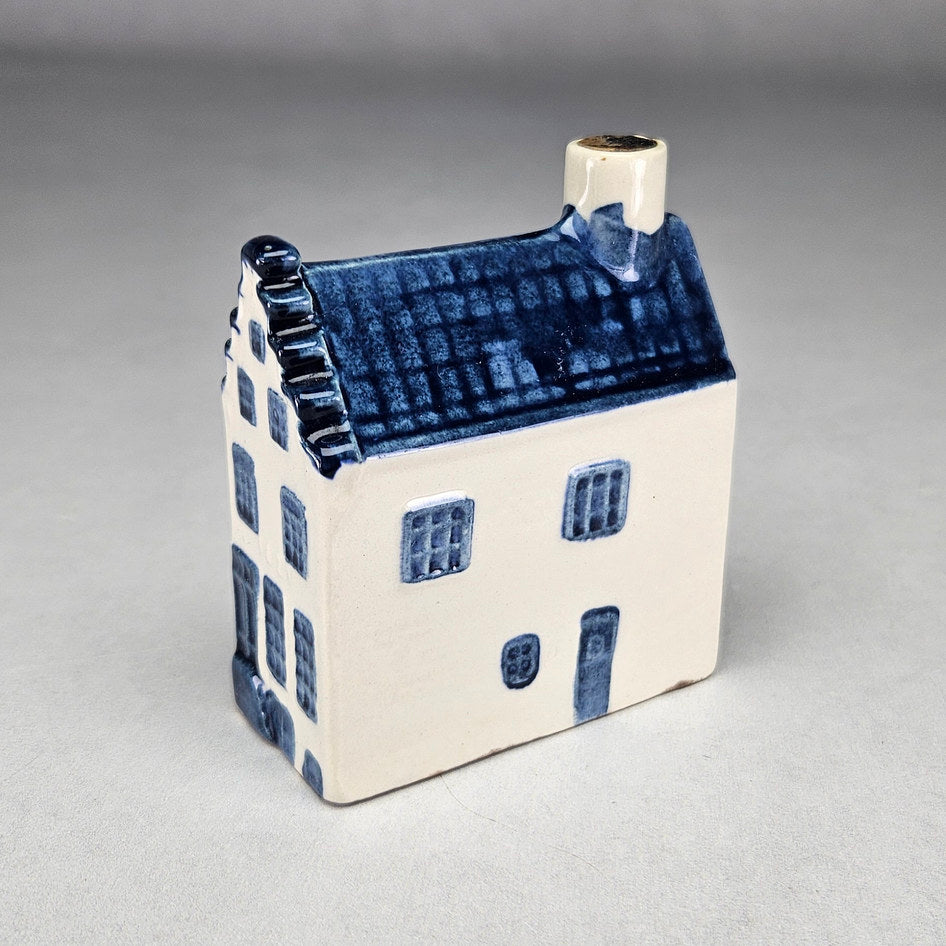 KLM Rynbende Delft Blue Miniature House 2, product view 2