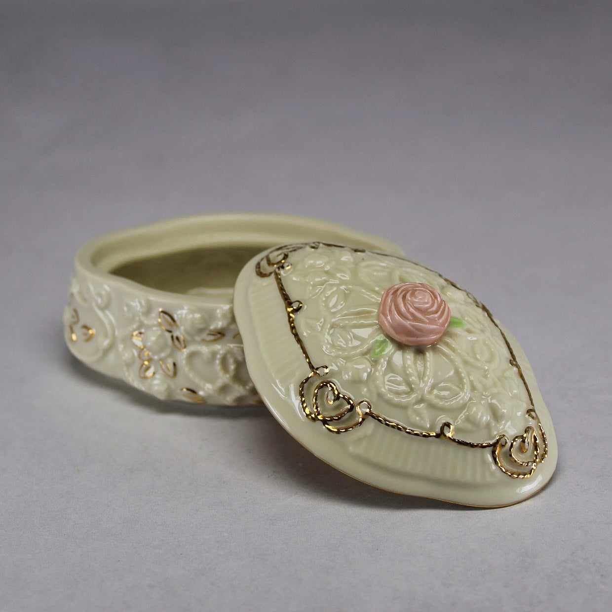 Lenox Songs of the Heart Endless Love Porcelain Music Box