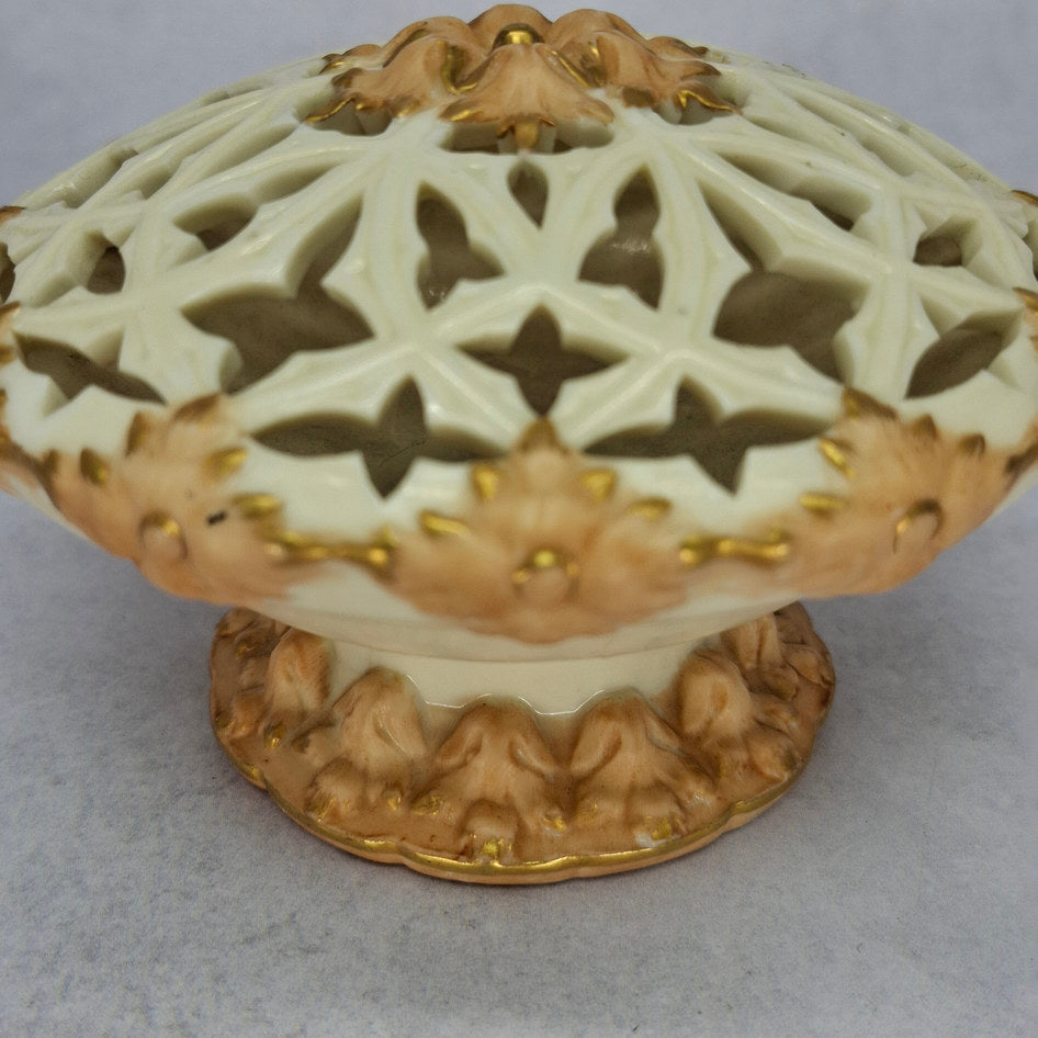 Locke & Co Worcester Blush Ivory and Gilt Reticulated Pot-Pourri Pedestal Bowl